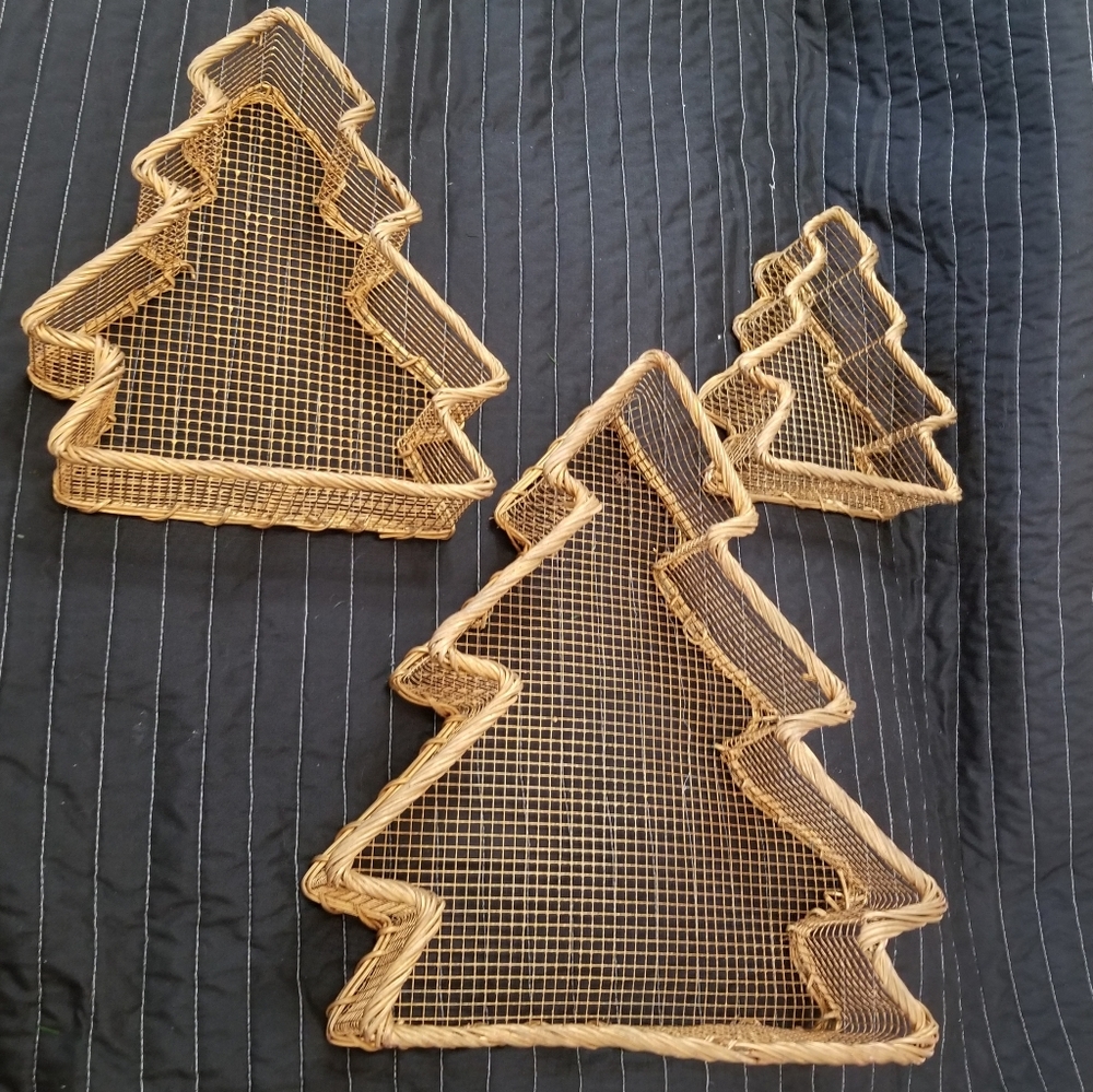 VTG Stackable 3 Gold Painted Wicker & Wire Mesh Christmas Tree Basket Set
